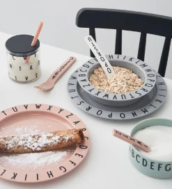 Design Letters Skåle*Skål - Tritan - 15,5 cm - Eat & Learn - Grå