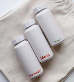 Termoflasker-Design Letters Termoflaske - Mom - 500 ml - Pastel Beige