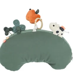 Aktivitetslegetøj-Done by Deer Pude m. Aktivitetslegetøj - Tiny Farm - Grøn