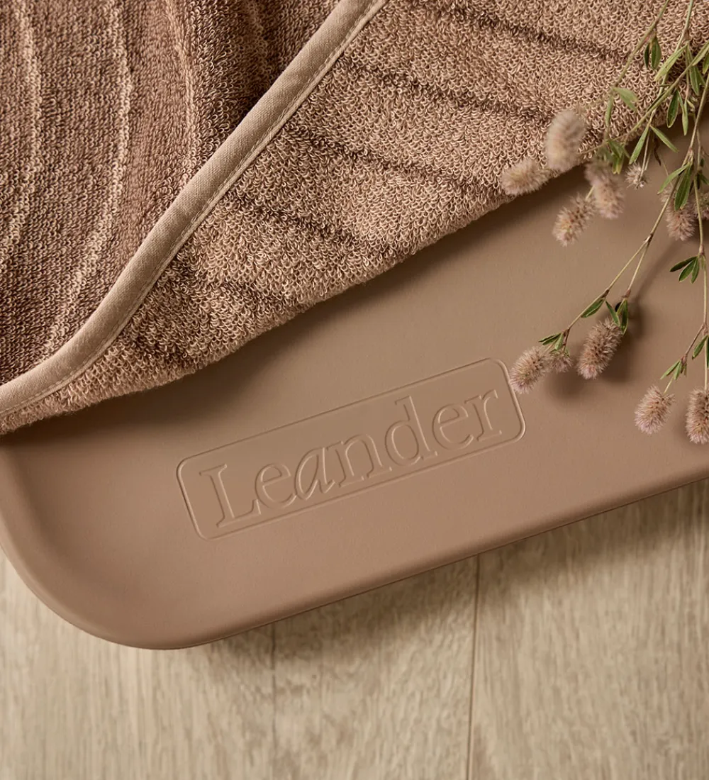 Puslepuder Og -Underlag|Håndklæder-Leander Pusleunderlag - Woodland - 50x65 cm - Clay