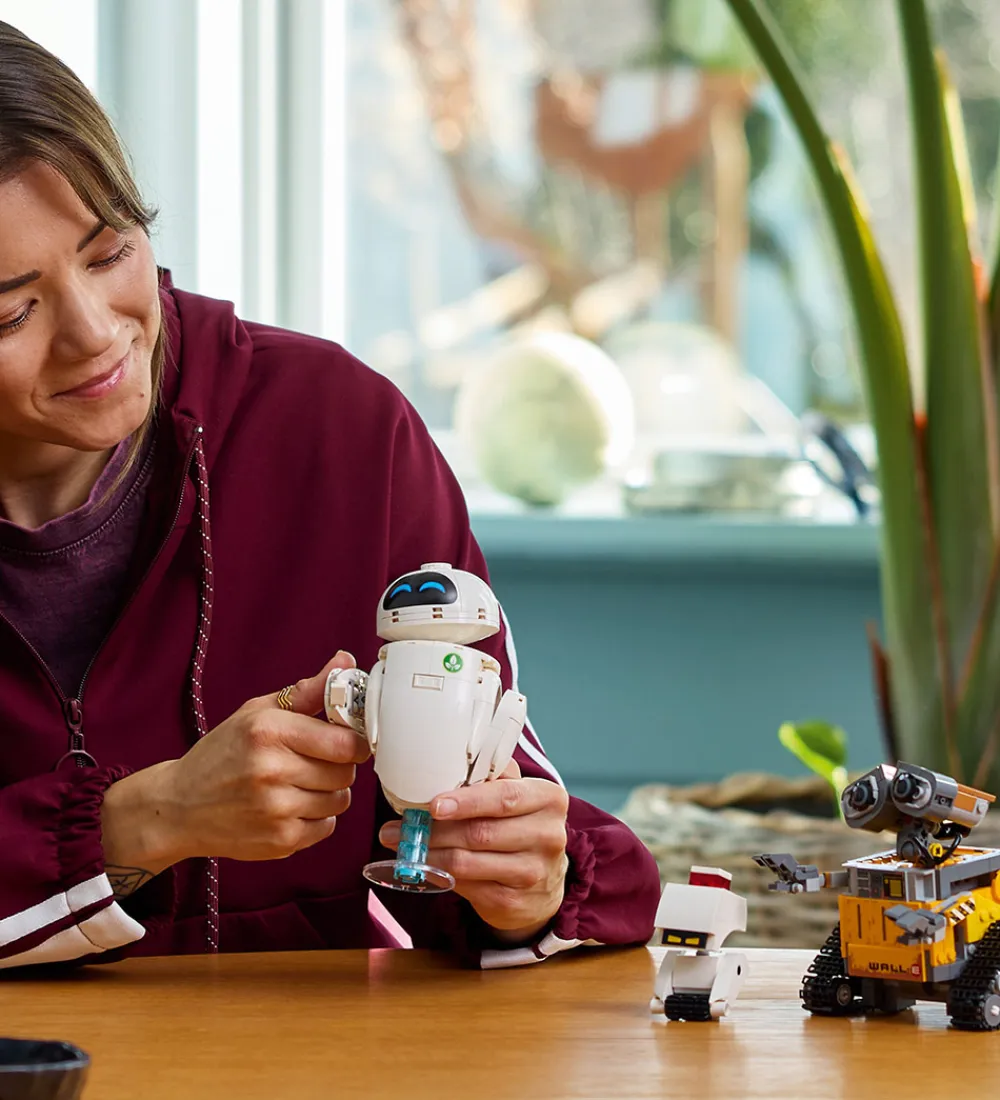 LEGO® Lego®|Konstruktionslegetøj*Disney - WALL-E Og Eva 43279 - 811 Dele