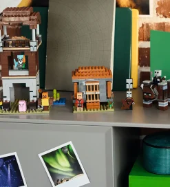 Lego®|Konstruktionslegetøj-LEGO® Minecraft - Røverforposten Og Ravager 21278 - 665 Dele