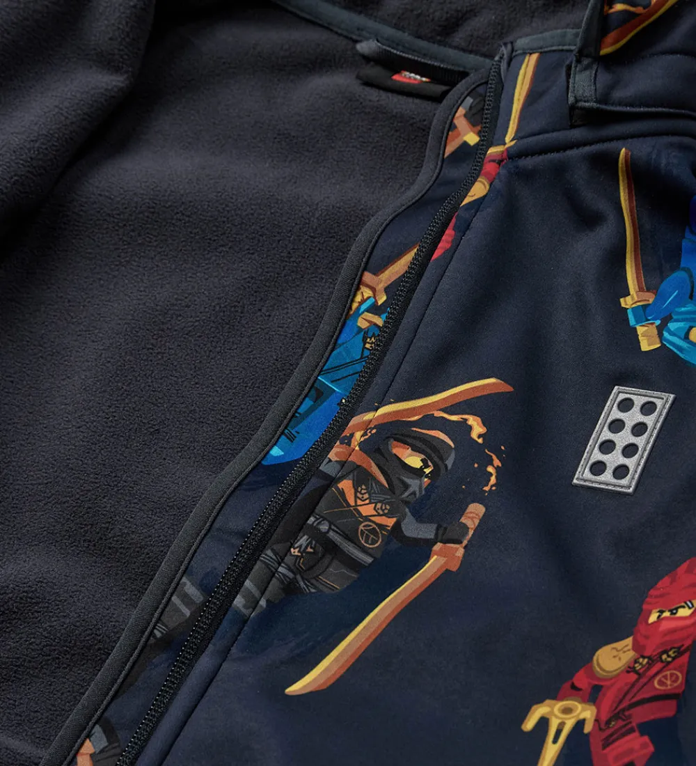 Softshell-LEGO® Wear LEGO® Ninjago Softshelljakke - LWSaku 602 - Koksgrå m. Ninjaer