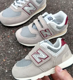 New Balance Sneakers|Børnesko Og Babysko*Sko - 574 - Arid Stone/Monarch Burgundy