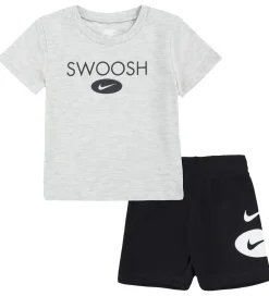 Gymnastiktøj-Nike Shortssæt - T-shirt/Shorts - Swoosh - Sort/Grå