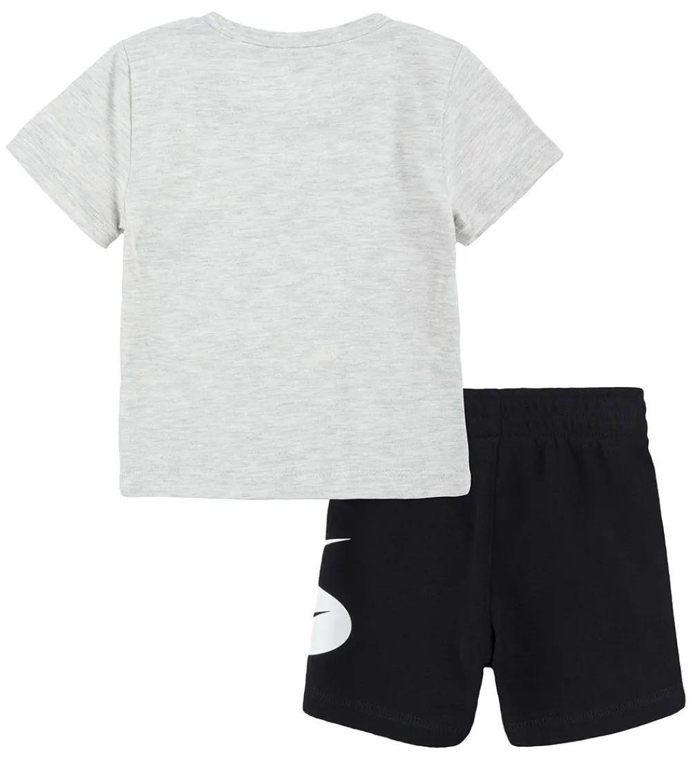 Gymnastiktøj-Nike Shortssæt - T-shirt/Shorts - Swoosh - Sort/Grå