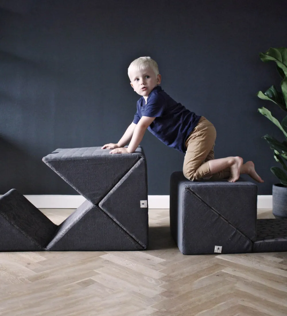 Pine Cone Tumledyr|Motorisk Legetøj*Tumlemøbel - 45x200 cm - Mountain - Happy Play - Sand