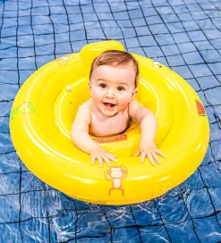 Vandleg|Udeleg Og Udendørs Legetøj-Swim Essentials Babybadering - 69x25 cm - Happy Yellow